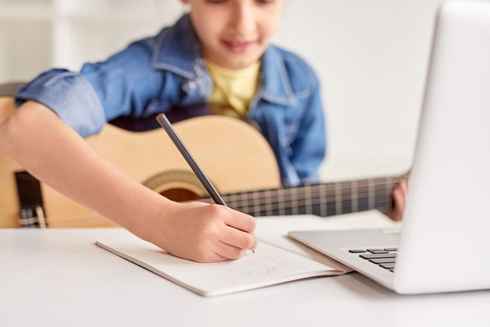 guitar lessons for children in holland park, kensington and chelsea, w11 from £14 per lesson