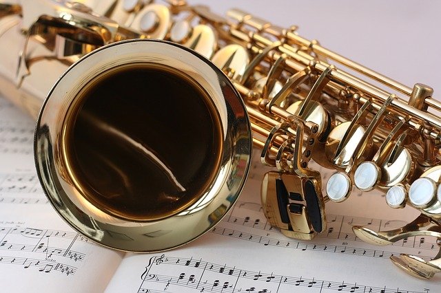 saxophone lessons at home or online