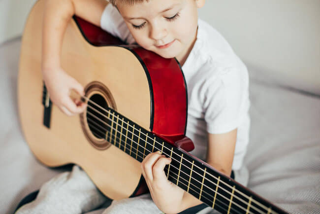 guitar lessons for children in dartford, da from £14 per lesson
